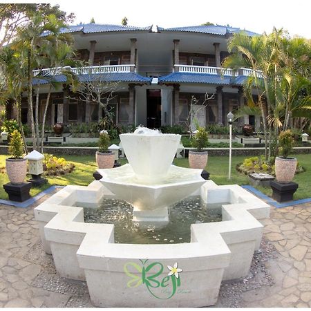 Beji Bay Resort Padangbai  Exterior photo