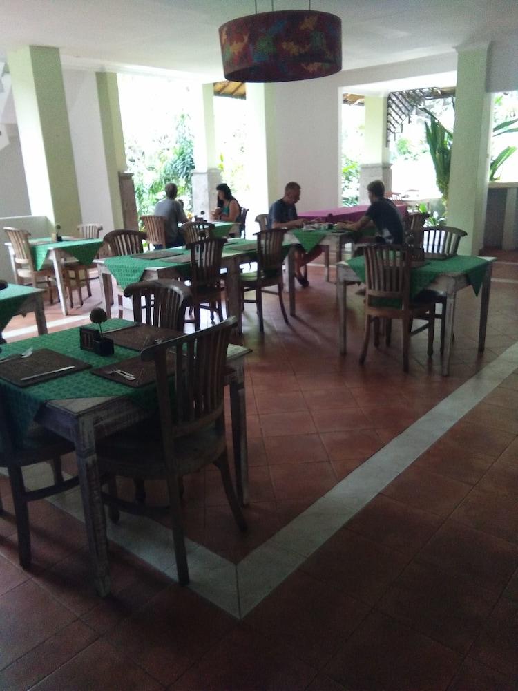 Beji Bay Resort Padangbai  Exterior photo